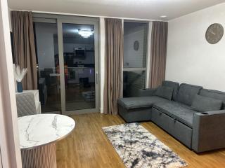Central 1-Bed Apt for 4 Near Transport & Shops - 4