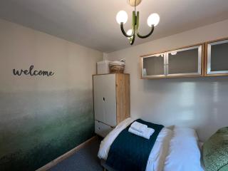 2 Bedroom Apartment 11 Minutes From Stansted Airport - 3