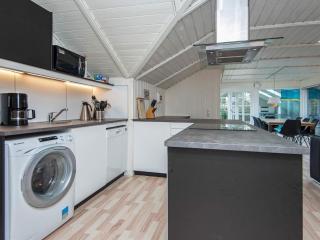 6 person holiday home in Ebeltoft-By Traum - 2