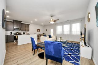 Stylish 3Bedroom Oasis Near Katy Mills - 6