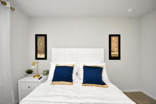 Stylish 3Bedroom Oasis Near Katy Mills - 2