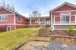 Serene 10-Acre Estate Near Loudoun County Wineries - 6