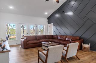 The Hideaway at Lake Hartwell home - 1