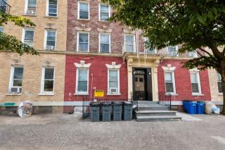 Next to Manhattan 2 BR Apartment APTO4 - 5