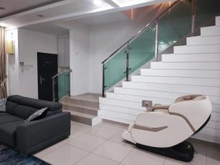 Masmia Homestay KLIA, Massage Chair,5 Aircond, Wifi, Netflix, Prime Video - 8