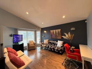 Hampton 3BR 2BA Suite Near Airport - 0