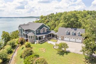 The Overlook on Douglas Lake Waterfront Luxury - 9