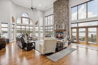 The Overlook on Douglas Lake Waterfront Luxury - 6