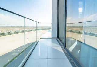 Spacious Beachfront 1 Bed in Blue Bay Walk - 3