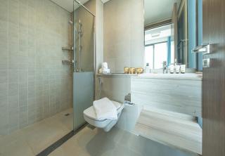 Spacious Beachfront 1 Bed in Blue Bay Walk - 2