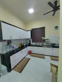 Homestay Selesa KBB Guest House - 2