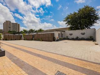 La Bella Vida Self Catering Apartments - 5