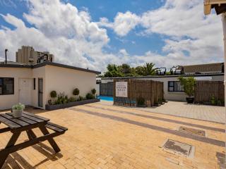 La Bella Vida Self Catering Apartments - 9