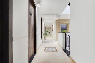 FabHotel Amrit Luxury Inn - 8