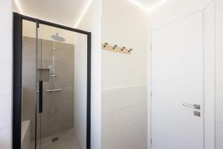 Three Bedroom Stylish Apt next to Acropolis - 5