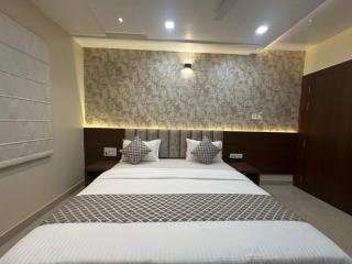Aristo Inn - 1