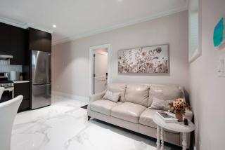 Modern & Luxurious 2 Bed 2 Bath & Gym - 7