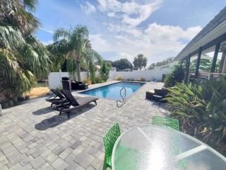 All Decked Out - 4 Beds, Pool & Pets Welcome home - 0