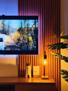 Dubai Marina Modern 1 Bedroom Apartment - steps to tram & Marina Walk - 4