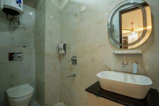 The Goura Palace Hotel And Restaurant - 3