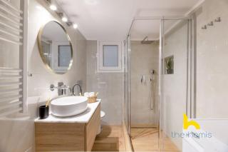 Chic Koukaki Haven Steps to Metro & Acropolis! - 4