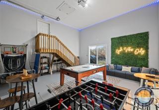 Lake Geneva Family House Pool Table Fireplace and Sleeps 10 - 3