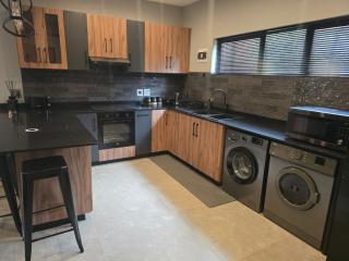 Crane's Nest 2x bed 2x Bath - 4