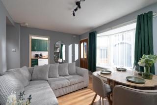 Emerald Chic 2-Bed Suite near St George's Market - 3