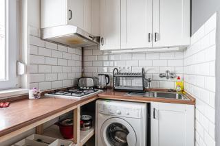 Cozy Nest Hideaway with AC near Grand Boulevard - 3