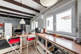 Cozy Nest Hideaway with AC near Grand Boulevard - 1