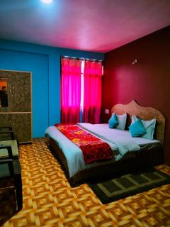 Non Stop Cafe Hostel & Stay - 8