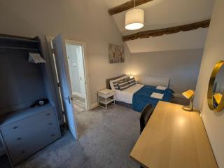 Modern & Stylish 1-Bed Apartment - inc parking - 7