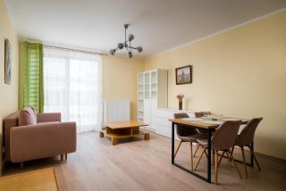 Wola Jana Kazimierza Homely Apartment by BookingHost - 0