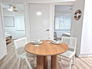 NEW - The Coastal Cactus Villa - 1