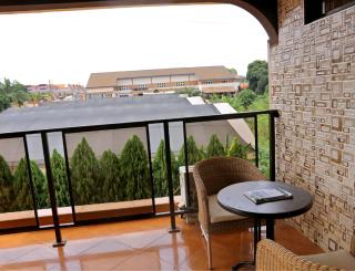 Village Courtyard Hotel - 2