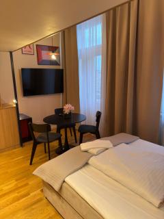 Heritage Haven Mezzanine Apartment with Balcony - 6