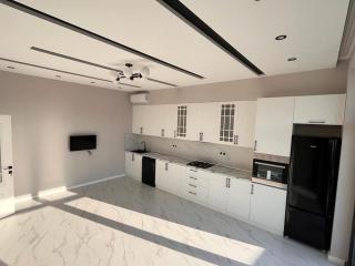 Spacious 5BR Villa with Private Heated Pool & BBQ - 1