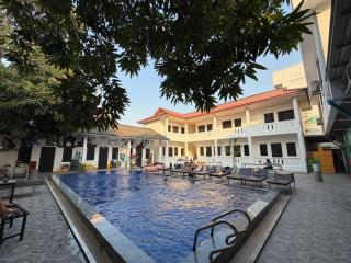 Apatuxay Vientiane Hostel - 6