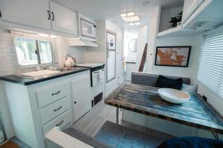 Renovated Vintage Glamping Caravan near the Grotto and Lions Head Park, Ontario - 8