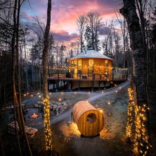 Spectacular Yurt with Breathtaking Outdoor and Indoor Spaces in Vermont - 5