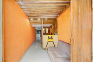 FabHotel Yash Stay Inn - 8
