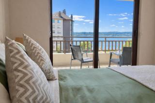 Departamento moderno con vista al lago Villarrica y piscina - 1