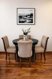 Apartment for Four One Block from San Telmo Square, One Block from San Telmo Market, Very Charming, Three Blocks from Puerto Mader - 5