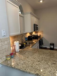 Uptown Galleria Area 2 bedrooms luxury 2 bathrooms - 8
