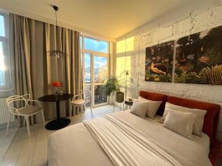 Apartament I LOVE PIOTRKOWSKA z wielkim lustrem, balkonem i klimatyzacją - 5