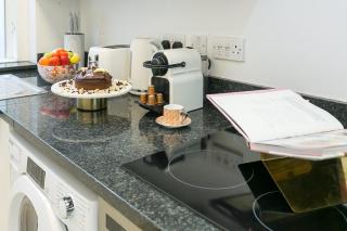 Picton 2BR Apartment - Prime Location & Comfort - 1