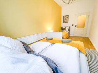 Ferienwohnung im Zentrum mit Infrarotkabine, kostenfreier Tiefgarage, Kingsize Betten und Balkon - 4