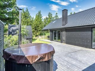 Holiday Home Locan - 1-2km from the sea by Interhome - 2