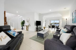 Waterfront Oasis 5BR And Private Pool and Deck With View - 0