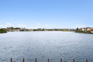 Waterfront Oasis 5BR And Private Pool and Deck With View - 9